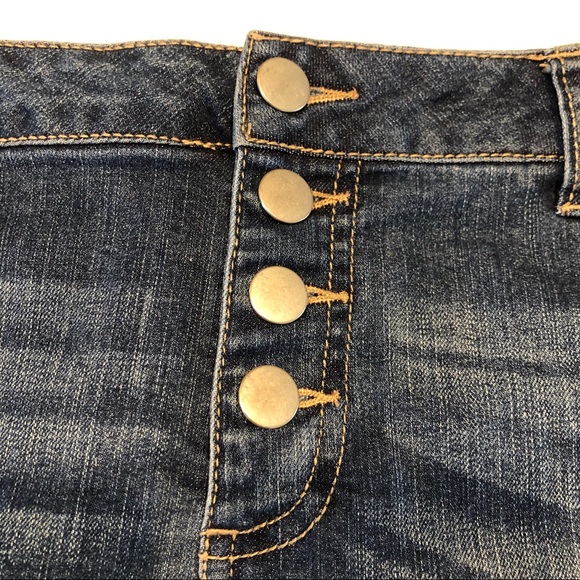 Distressed Denim High Waist Button Fly Short Short - Picture 4 of 8